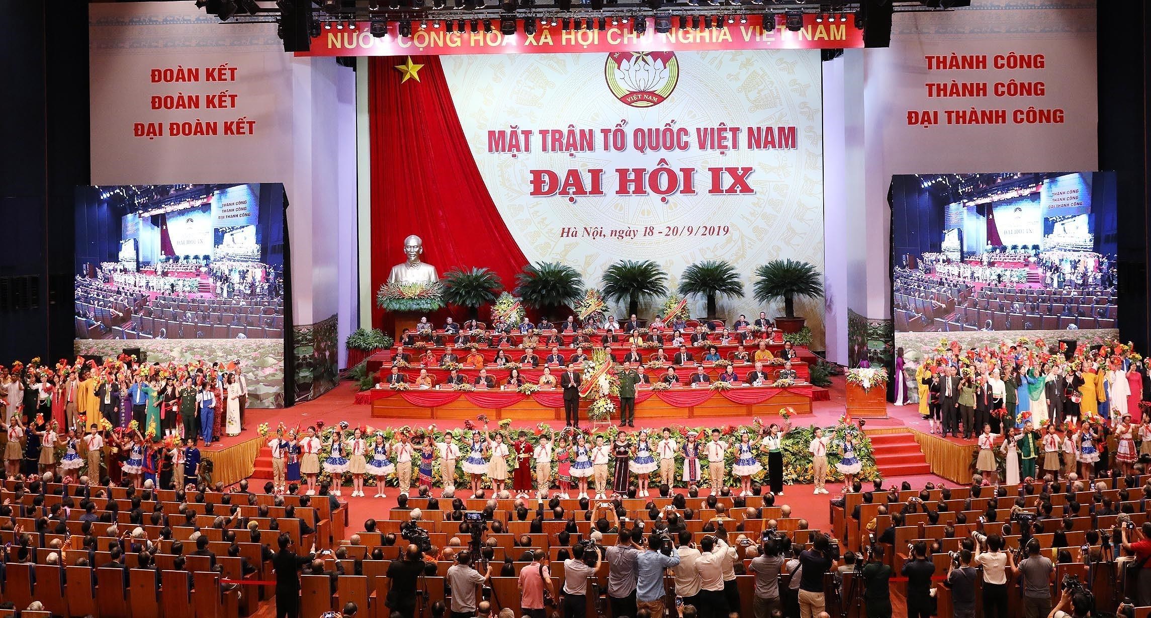 [Foto] Noveno Congreso Nacional del Frente de la Patria de Vietnam hinh anh 19