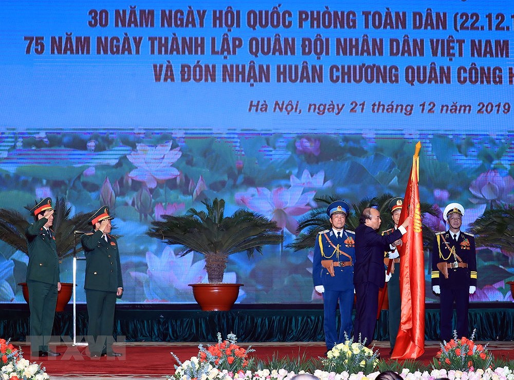 Vietnam conmemora 75 aniversario de su Ejercito Popular hinh anh 8