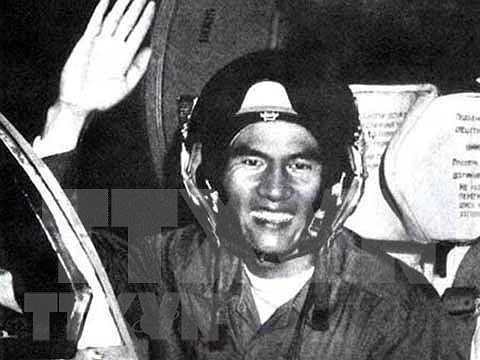 [Foto] Pham Tuan, primer piloto vietnamita en derribar un B-52 de las tropas norteamericanas hinh anh 4
