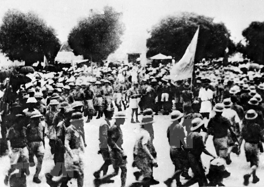 [Foto] 90 anos de fundacion del Partido Comunista de Vietnam hinh anh 17