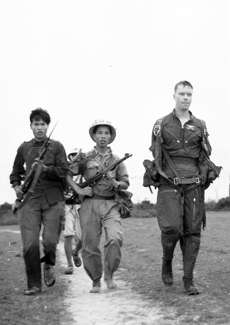 [Foto] Partido Comunista lidera el pueblo de Vietnam en la lucha contra la invasion estadounidense hinh anh 15