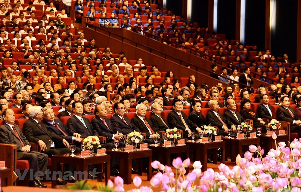 [Foto] Celebran en Vietnam acto solemne por 130 aniversario del natalicio del Presidente Ho Chi Minh hinh anh 3