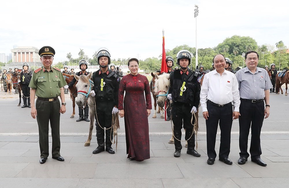 [Foto] Fundan unidad de policia movil de caballeria en Vietnam hinh anh 2