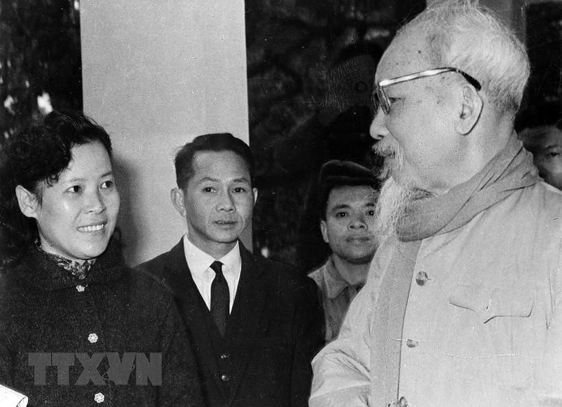 [Foto] Presidente Ho Chi Minh, fundador de la prensa revolucionaria vietnamita hinh anh 15