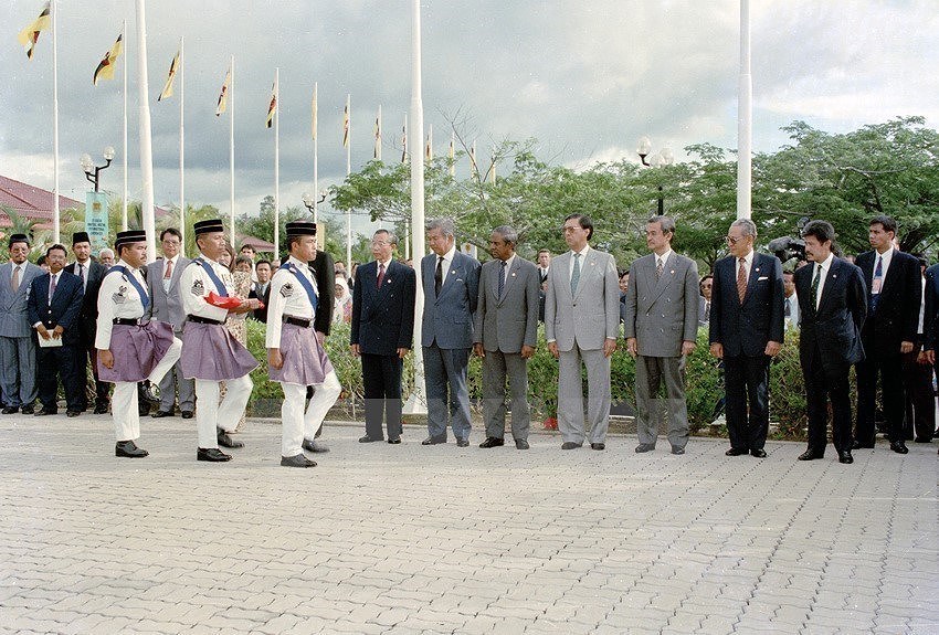 [Foto] Vietnam se convirtio en miembro de la ASEAN hace 25 anos hinh anh 5