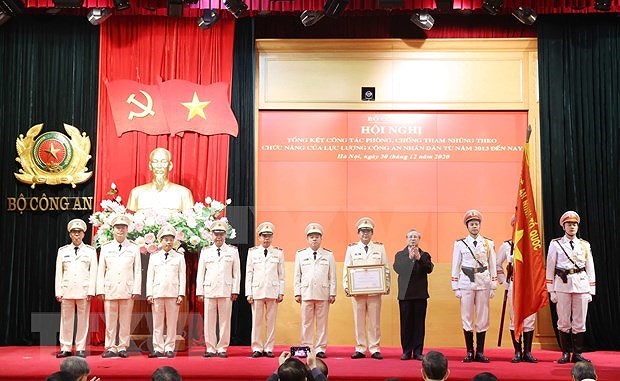 Insta premier de Vietnam a fortalecer lucha contra corrupcion hinh anh 2