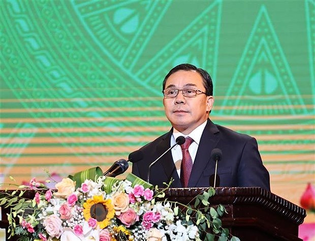Embajador de Laos resalta papel y liderazgo del Partido Comunista de Vietnam hinh anh 1