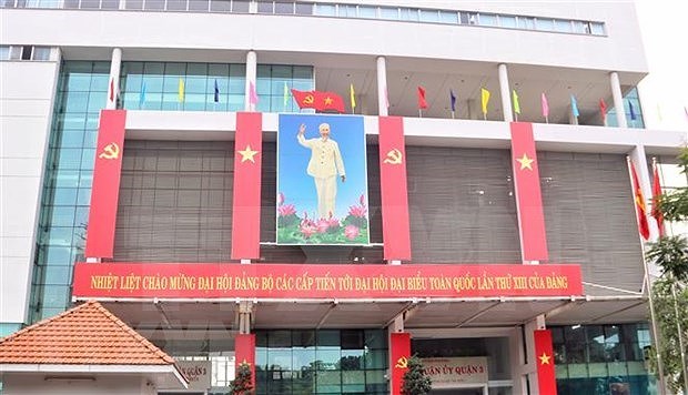 Hanoi y Ciudad Ho Chi Minh saludan al XIII Congreso del PCV con programas artisticos hinh anh 1