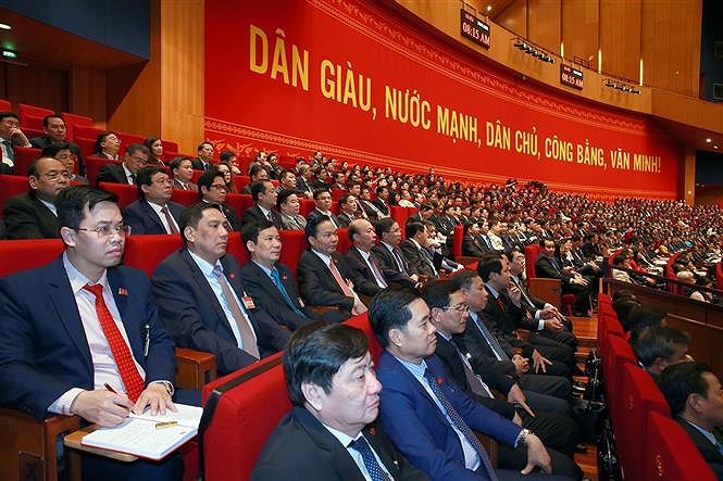 Prosiguen debate de documentos del XIII Congreso partidista de Vietnam hinh anh 2