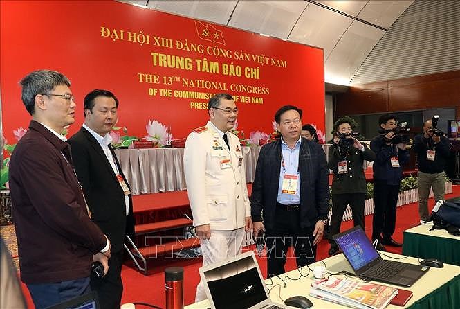 Policia de Vietnam por garantizar maxima seguridad del XIII Congreso partidista hinh anh 1