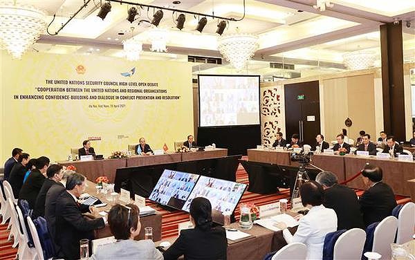 Confianza y dialogo son clave para la paz duradera, afirma Vietnam, presidente de Consejo de Seguridad hinh anh 2