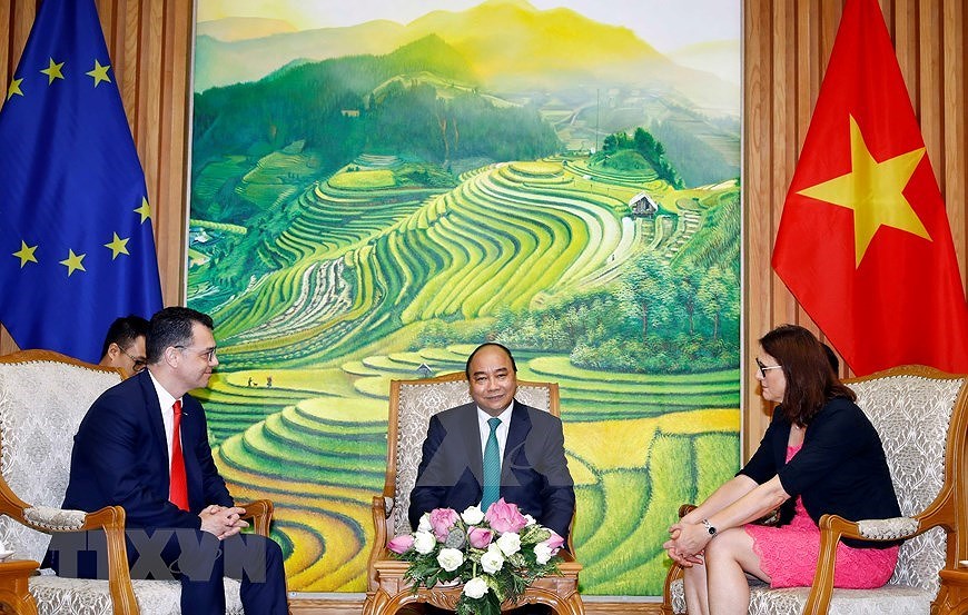 [Fotos] Firman Acuerdos de Libre Comercio y de Proteccion de la Inversion entre Vietnam y UE hinh anh 9