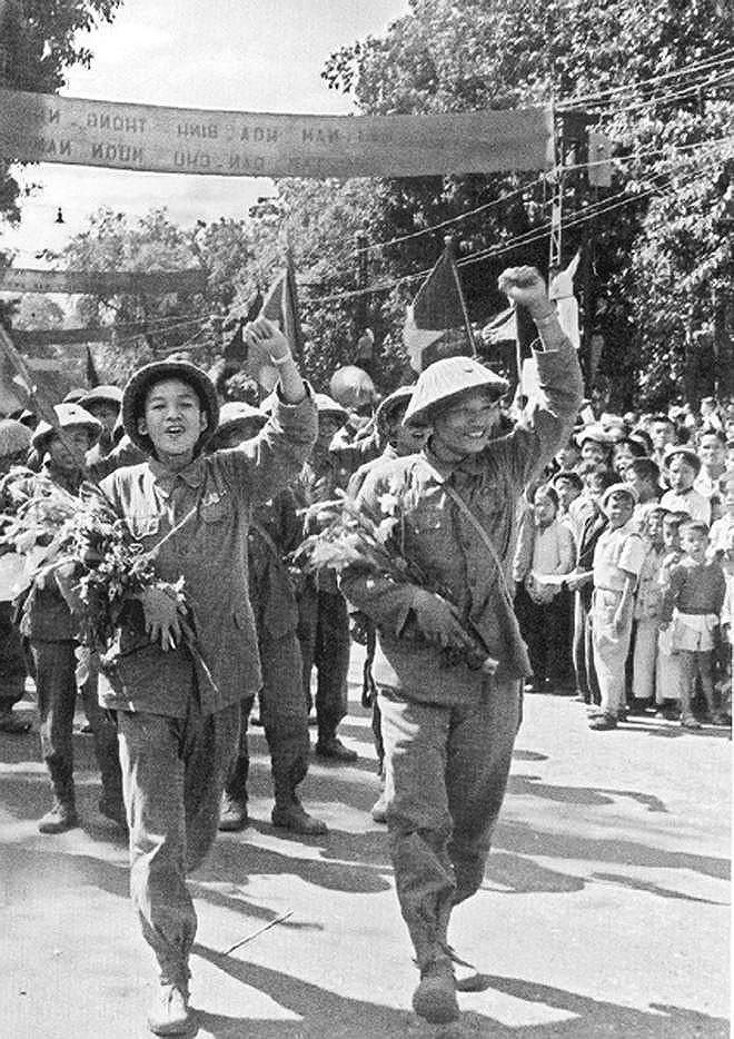 El 10 de octubre de 1954: Regreso del ejercito victorioso a Hanoi hinh anh 2
