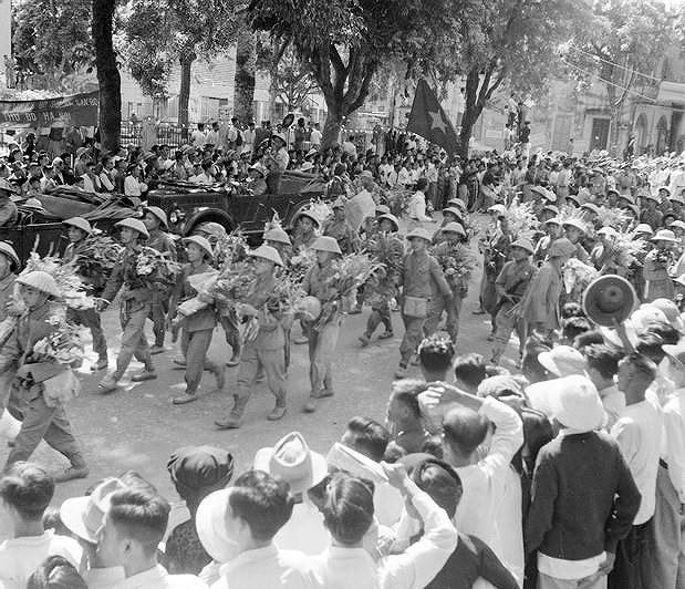 El 10 de octubre de 1954: Regreso del ejercito victorioso a Hanoi hinh anh 17