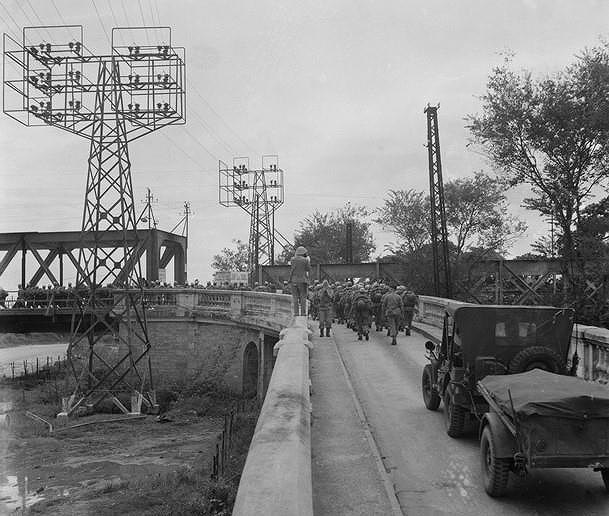 El 10 de octubre de 1954: Regreso del ejercito victorioso a Hanoi hinh anh 21