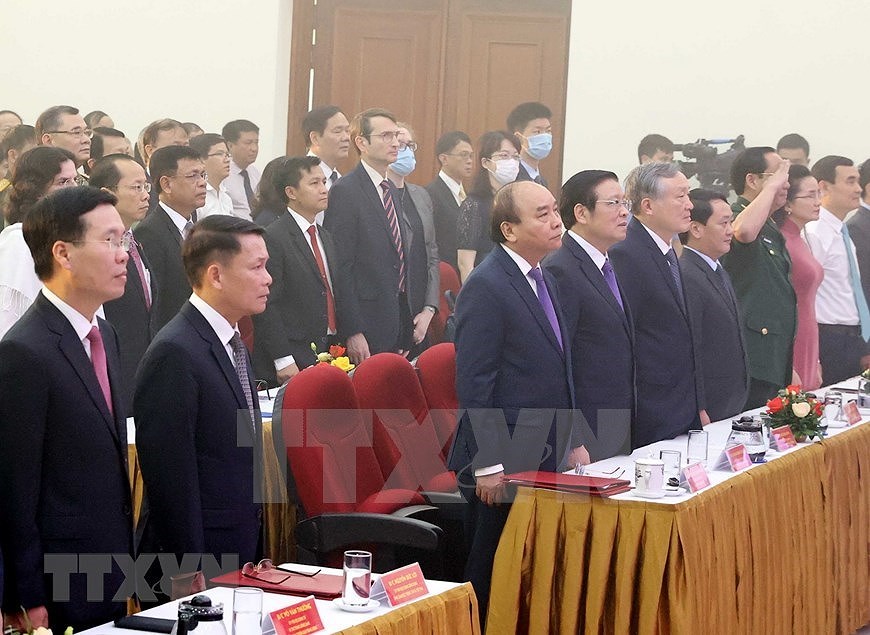 Primer ministro de Vietnam asiste al acto conmemorativo del aniversario 75 de la fundacion de la VNA hinh anh 15