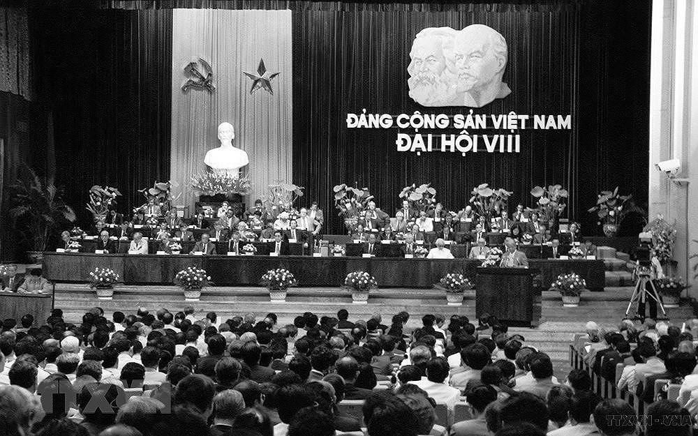 VIII Congreso Nacional del Partido Comunista de Vietnam: Continua la renovacion e impulsa la industrializacion y modernizacion nacional hinh anh 1
