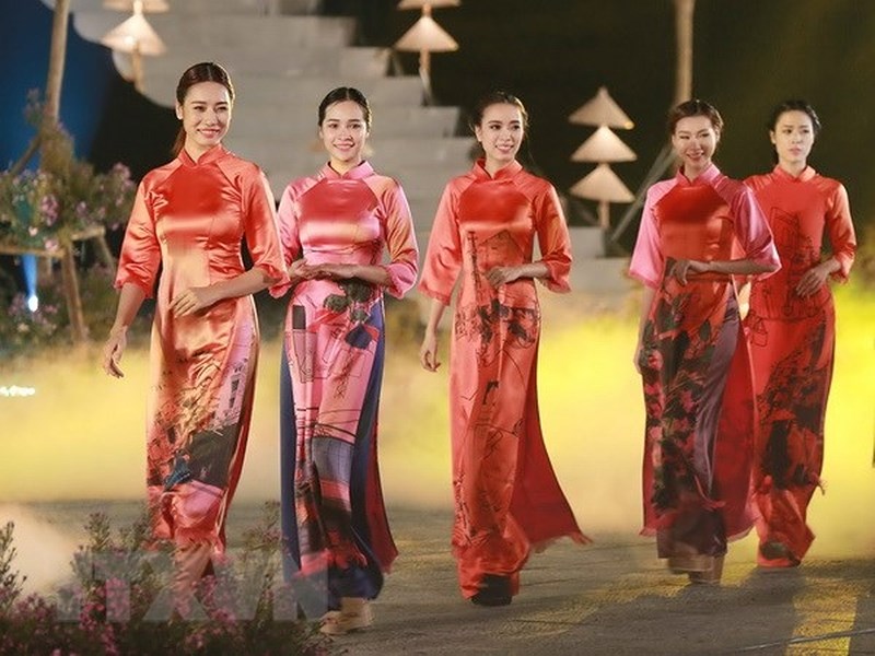 Semana del Ao Dai: Honran al traje tradicional de Vietnam hinh anh 16