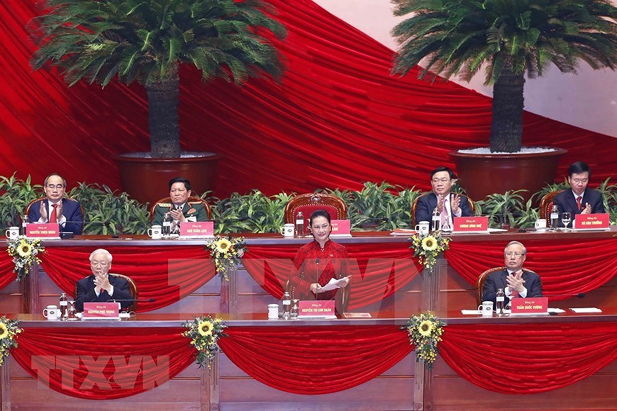 Des membres du CC du Parti du 13e mandat - Nguyen Phu Trong reelu Secretaire general du CC du Parti hinh anh 2